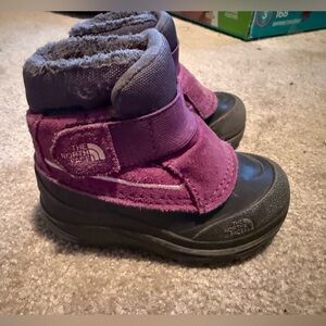 The North Face Toddler Alpenglow II Boots purple and black